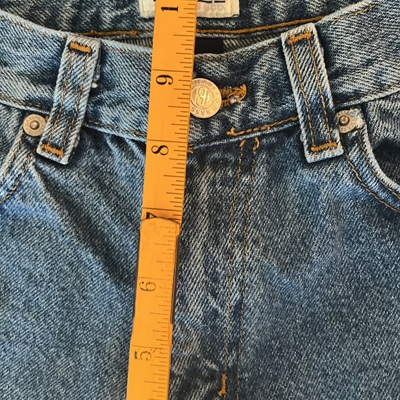 Vintage BASS Distressed Denim Shorts - Picture 5 of 8